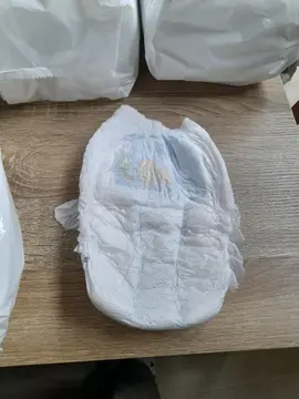 deux paquets et demi de couches culottes enfants T 6