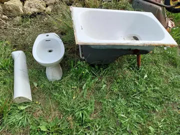 baignoire sabot + bidet + colonne de lavabo
