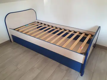Lit 1 personne avec grand tiroir et commode