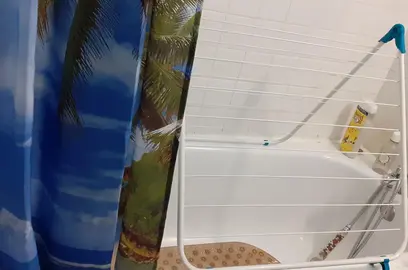 Séchoir à linge pour baignoire