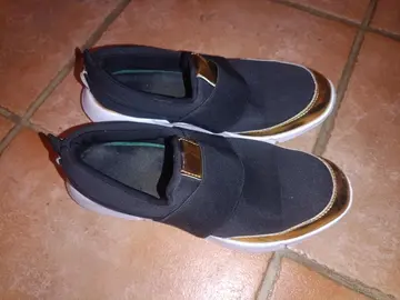 sneakers 37