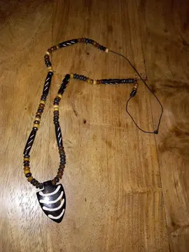 Collier Marron