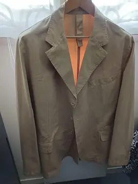 Donne 2 blazers fomme taille 60, 1 pantalon velours mille raies taille 42, le tout en excellent état