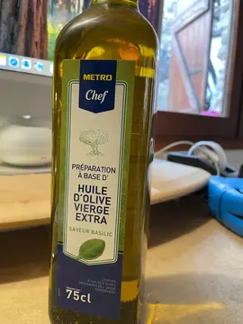 Huile d'olive saveur basilic (Métro)