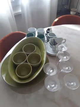Eléments de vaisselle variés