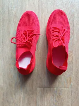 paire de chaussure rouge/orangé taille 38