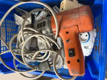 lot divers outils ampoules etc