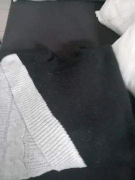 Pull gris et noir