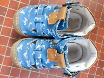 chaussures enfant taille 25