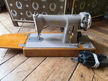 machine à coudre singer EK978525 de 1956