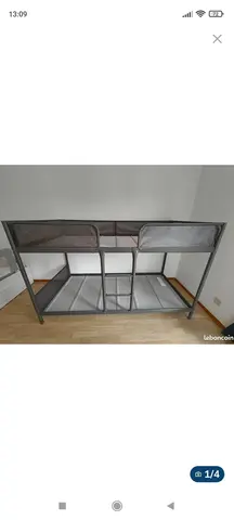 lit en métal