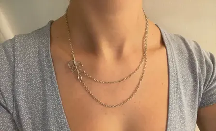 collier argenté fleur