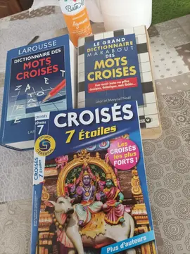 deux dictionnaires mots croisés +un mot croisé récent et vierge