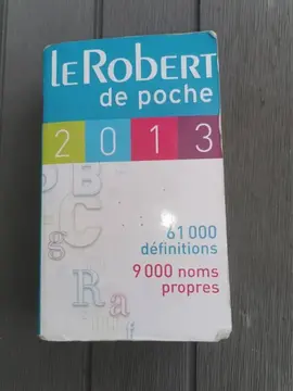 DICTIONNAIRE DE POCHE LE ROBERT