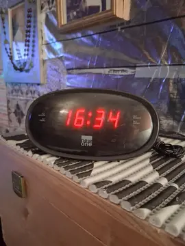Donne un Radio réveil .