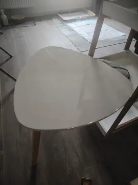 Table basse 3 pieds