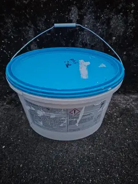 Pot de peinture mat