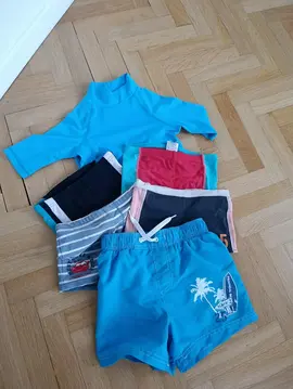 lot vêtements bain garçon 5/6 ans