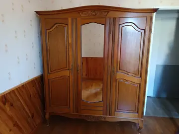 Armoire en bois 3 portes