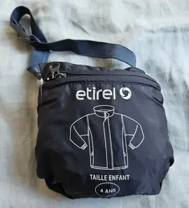 Coupe vent taille 4 ans