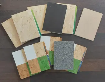 petits panneaux de bois revêtus ou bruts