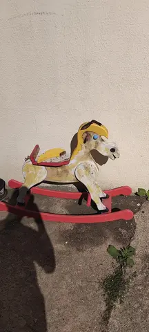 cheval à bascule en bois