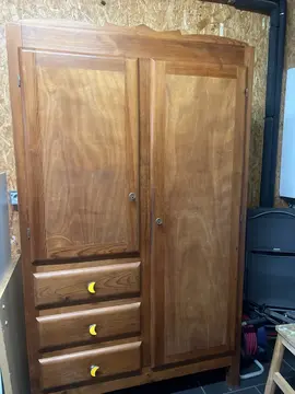 Donne Armoire bois.