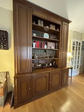 Armoire Meuble en bois pleins ( très bonne qualité )