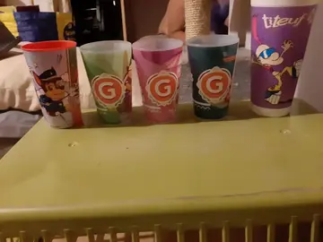lot de verre en plastique