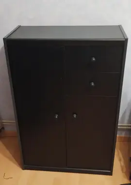 meuble de couleur noire