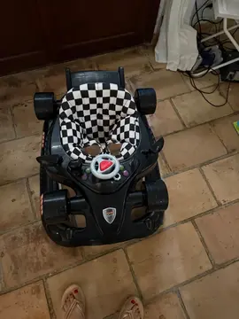 trotteur enfant état neuf