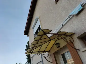 avancée auvent de porte