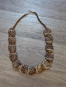 Collier poisson en bois