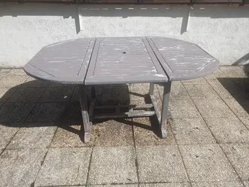 table en bois extérieur