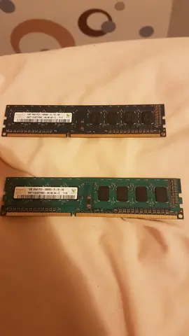 2 barrettes mémoire 1Go