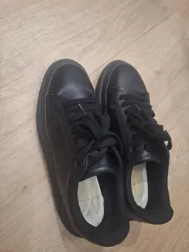 baskets 41 il faut les coller un ptit peu
