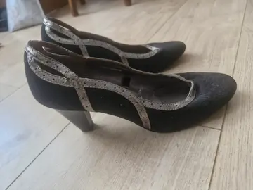 Chaussures à talons naf naf en bon état général