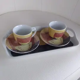 petit plateau avec 2 tasses et 2 sous tasses neuf