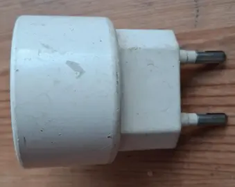Adaptateur prise ronde sur prise plate
