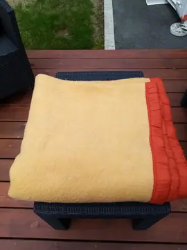 sac de couchage , couvertures, dessus de lit