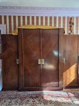 lit armoire en bois ancien