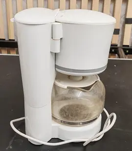 cafetière blanche