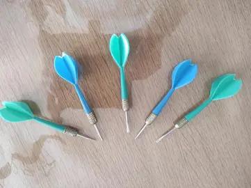 5 flechettes