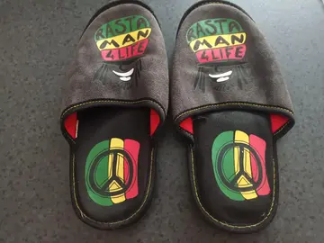 chaussons en 43