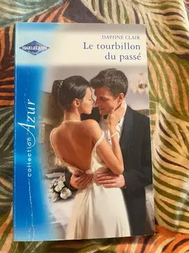 Livre : Le tourbillon du passé de Daphné Clair Collection Azur