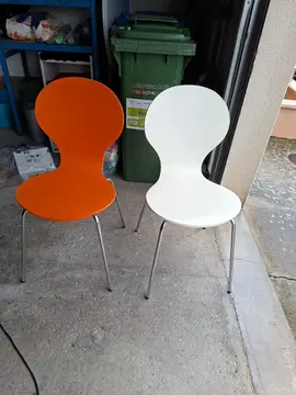 2 chaises à rénover