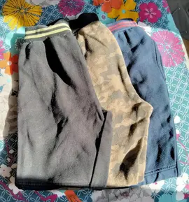 vêtements 10 ans Garçon 1 tee-shirt manches longues et 3 pantalons jogging