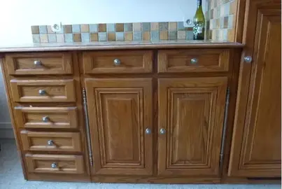 urgent : cuisine intégrale en chêne à récupérer avant désencombrants