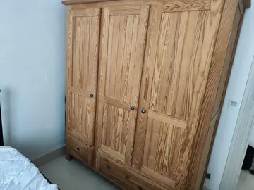 armoire pin