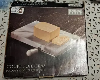 coupe foie gras avec plaque en marbre